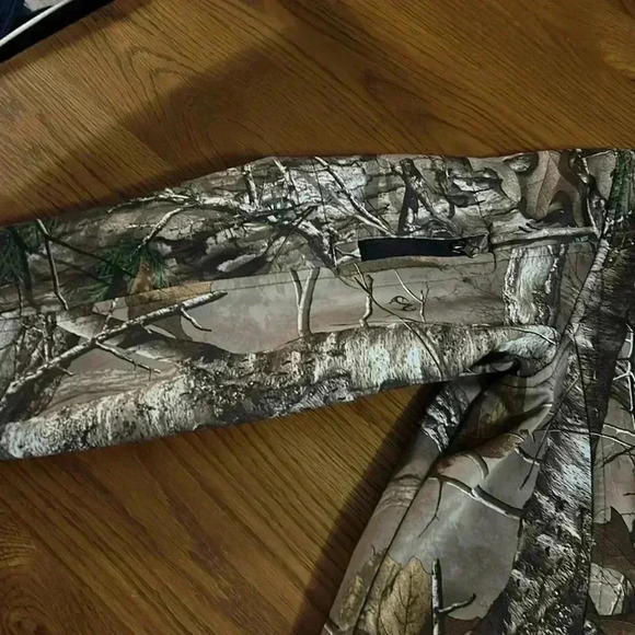 Dunbrooke premium RealTree Xtra branded soft shell camo full zip coat Size Large - Picture 6 of 10